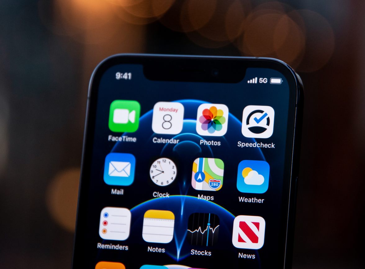 阜城苹果手机维修分享为什么 iPhone 12 在冬季会自动关机 